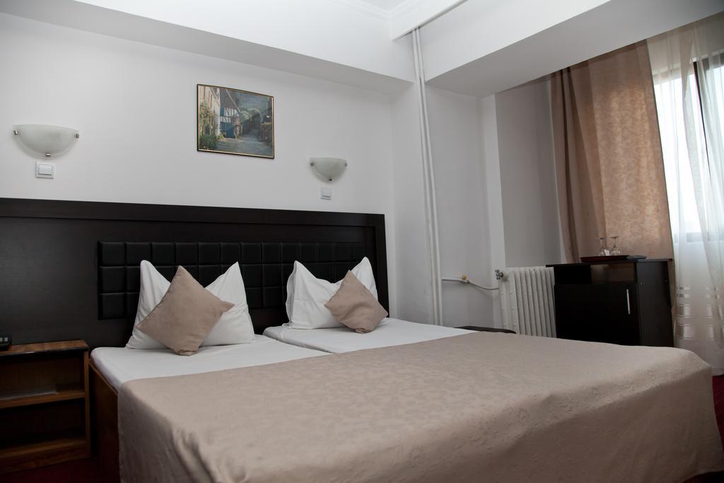 Hotel Metropol Pitesti Bilik gambar