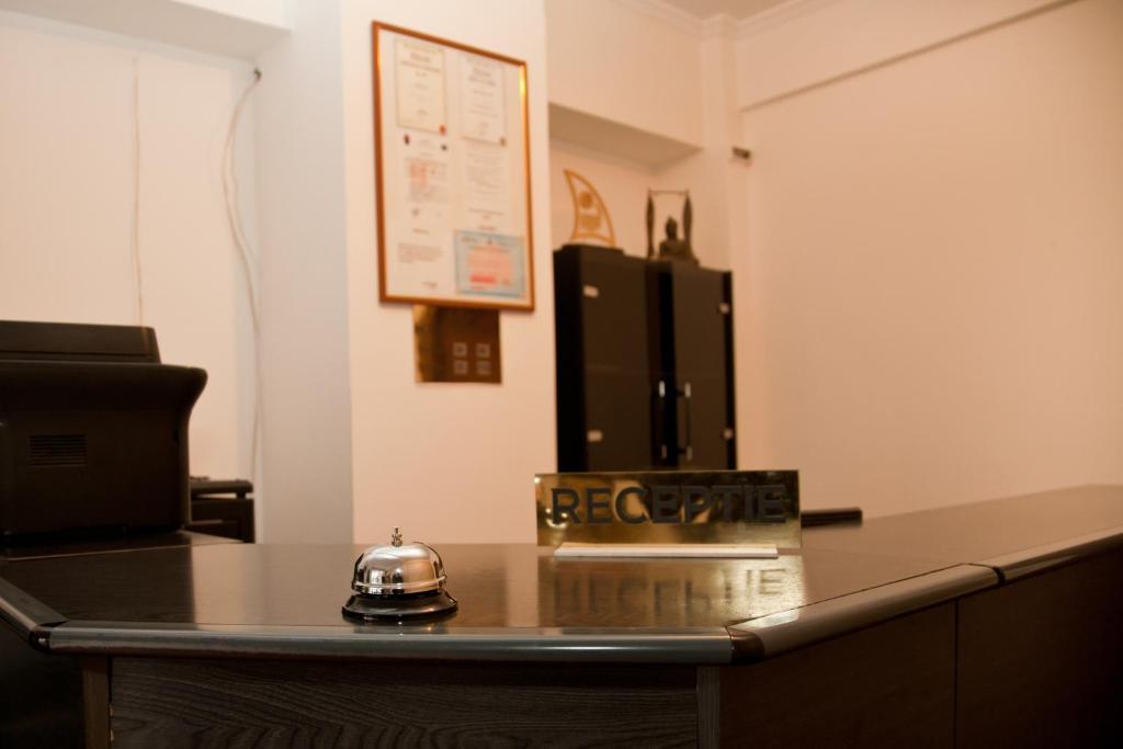 Hotel Metropol Pitesti Luaran gambar