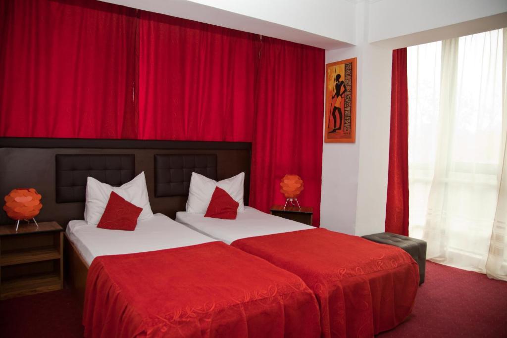 Hotel Metropol Pitesti Luaran gambar